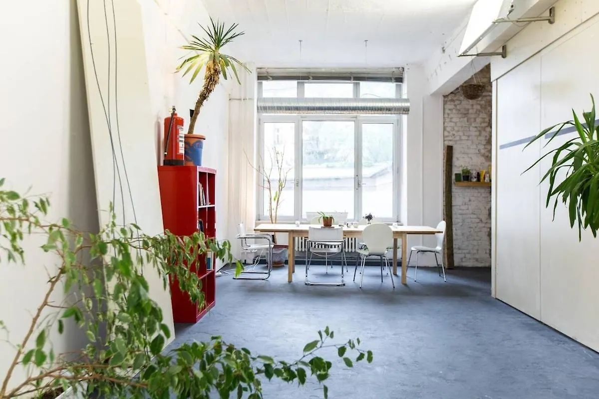 Appartement 200 Qm Loft Am Fluss Fuer Freunde Und Familien ! à Berlin