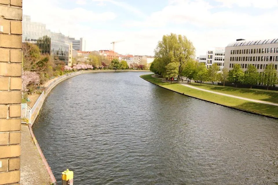 Appartement 200 Qm Loft Am Fluss Fuer Freunde Und Familien ! à Berlin 0*,  Allemagne
